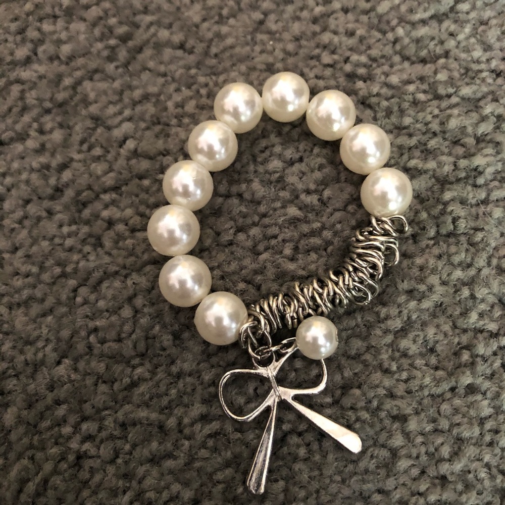 Small pearl ribbon bracelet
